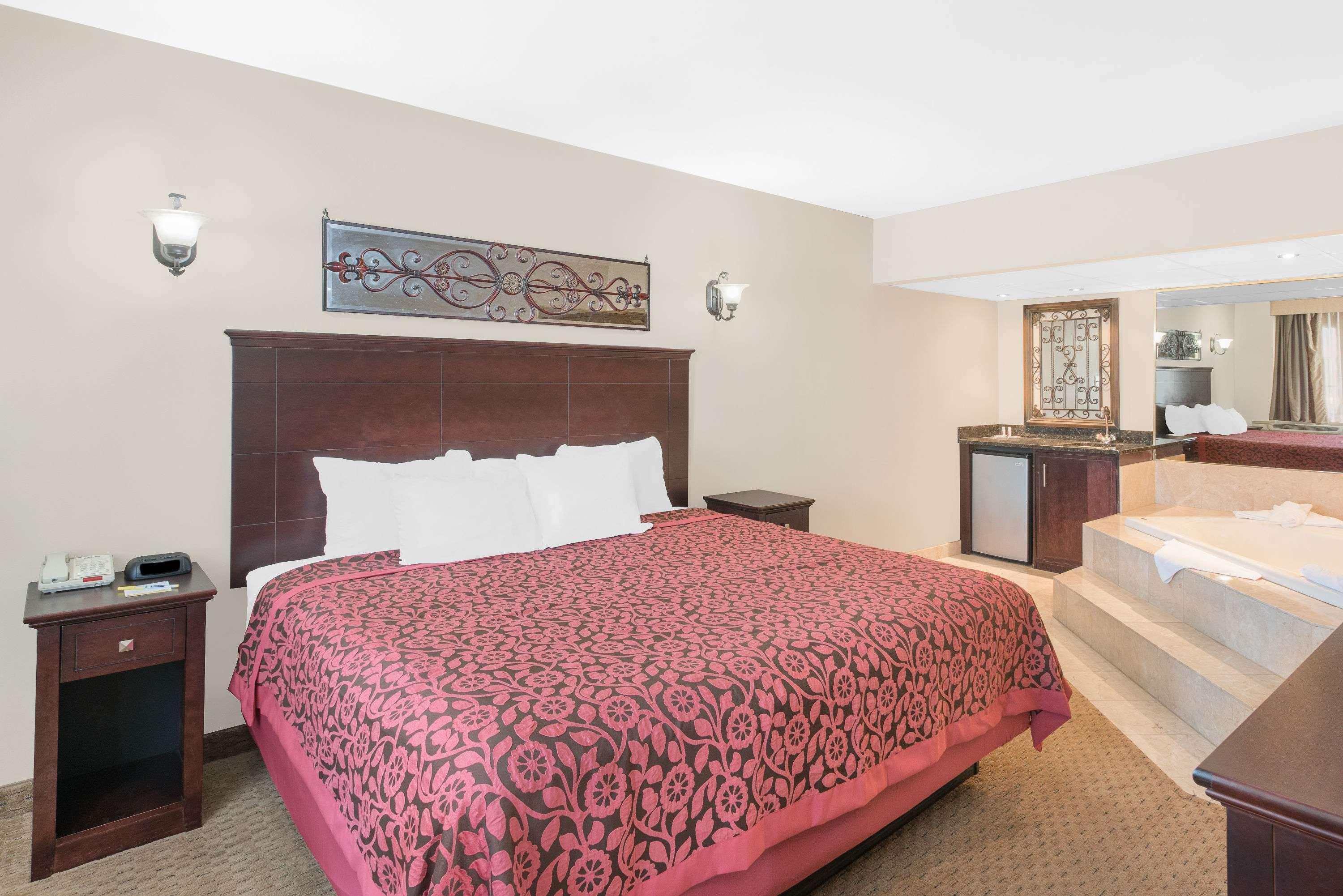 Days Inn By Wyndham Springfield/Phil.Intl Airport Extérieur photo