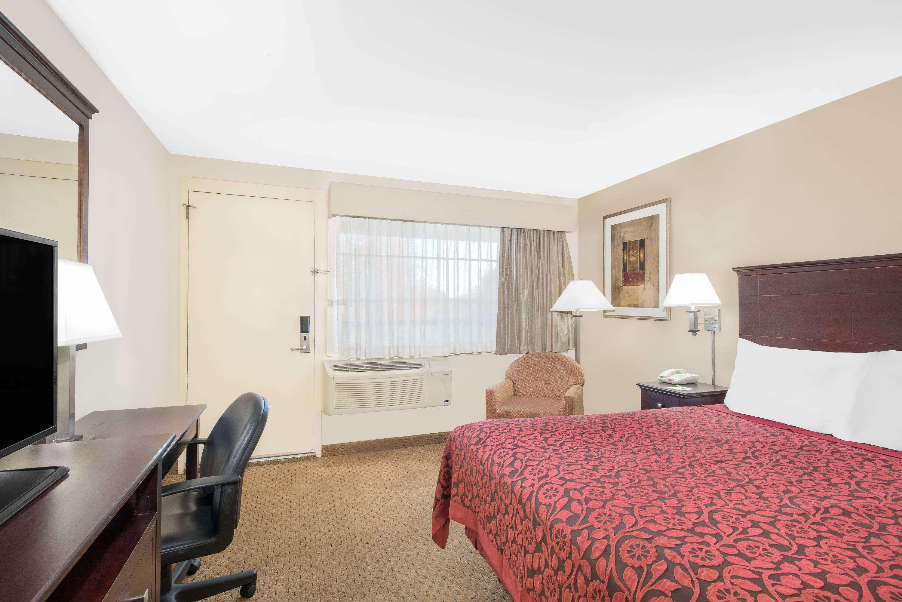 Days Inn By Wyndham Springfield/Phil.Intl Airport Extérieur photo